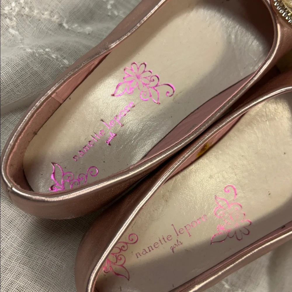 Nanette Lepore sparkly butterfly- bow flats stamped sz 2